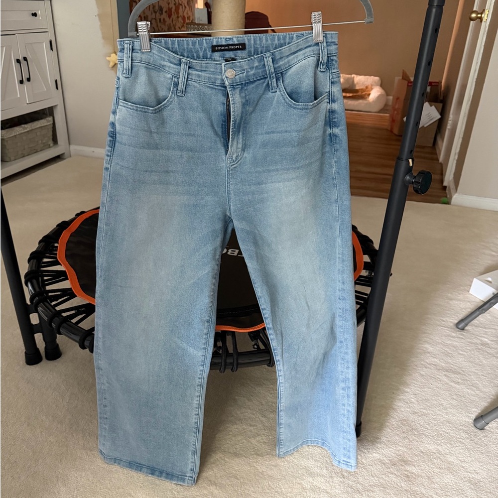NWOT Boston Proper Faded Light Blue Stretchy Wide Leg Women’s Jeans